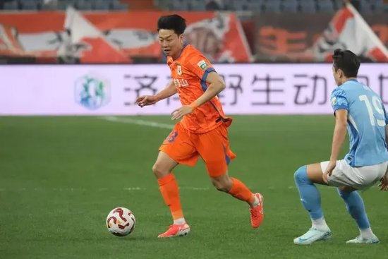 泰山面对申花已3连败 边路还是重点 提防对手2人