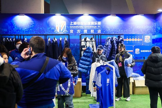 PA国际厅每天有超过30%的用户通过手机进行登录图片展示